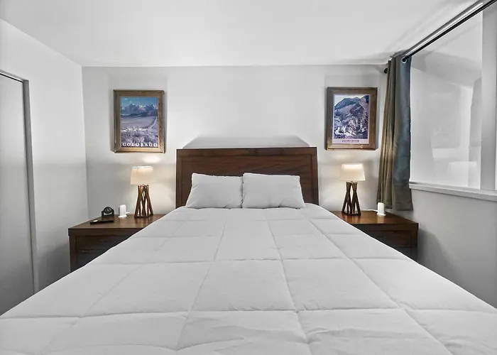 Vp-c211 Village Point Apartment *