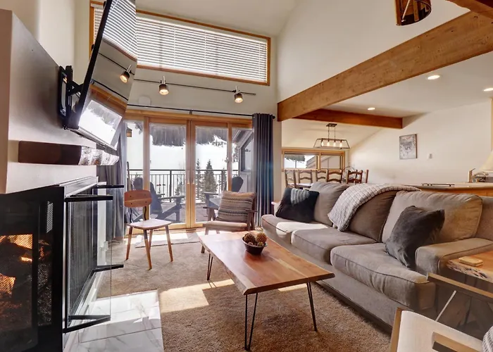 Vp-c211 Village Point Apartment *